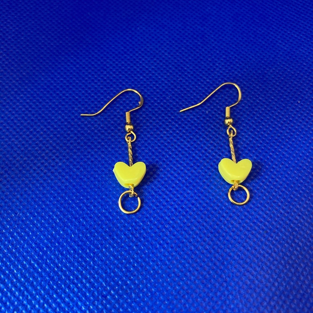 HEART DANGLE EARRINGS💕OS💕YELLOW💕